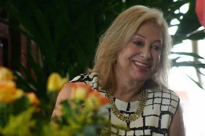 Carmélia Alves