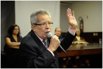 Maurício Azêdo
